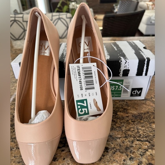 NWT and Box Dolce Vita Malanie Ladies Ballet Flats Blush Size 7.5 - Picture 3 of 14